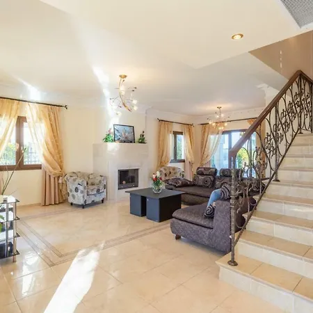 Villa Nemesis *